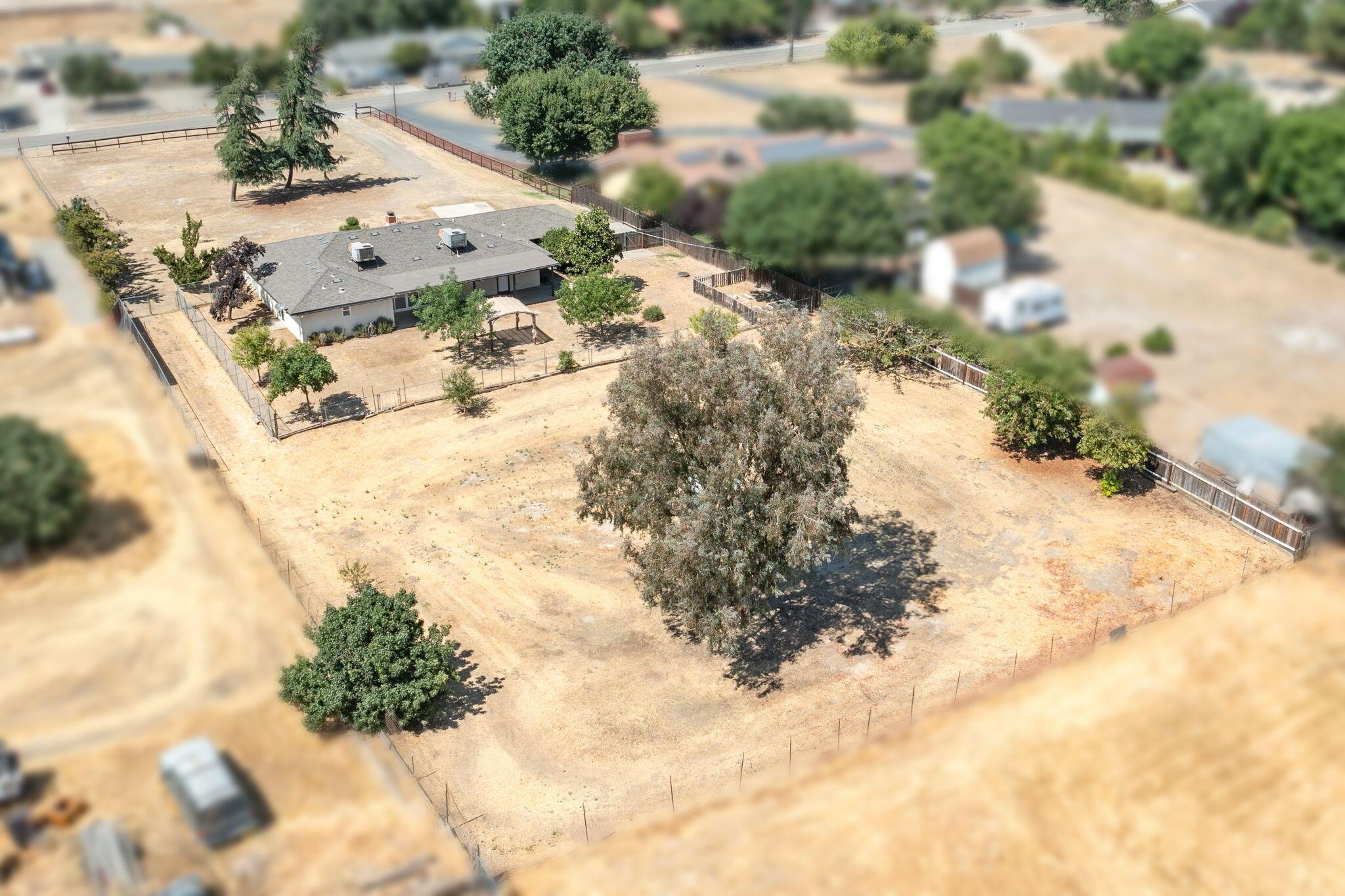 Madera, California, 93636, United States, 4 Bedrooms Bedrooms, ,3 BathroomsBathrooms,Residential,For Sale,1981366