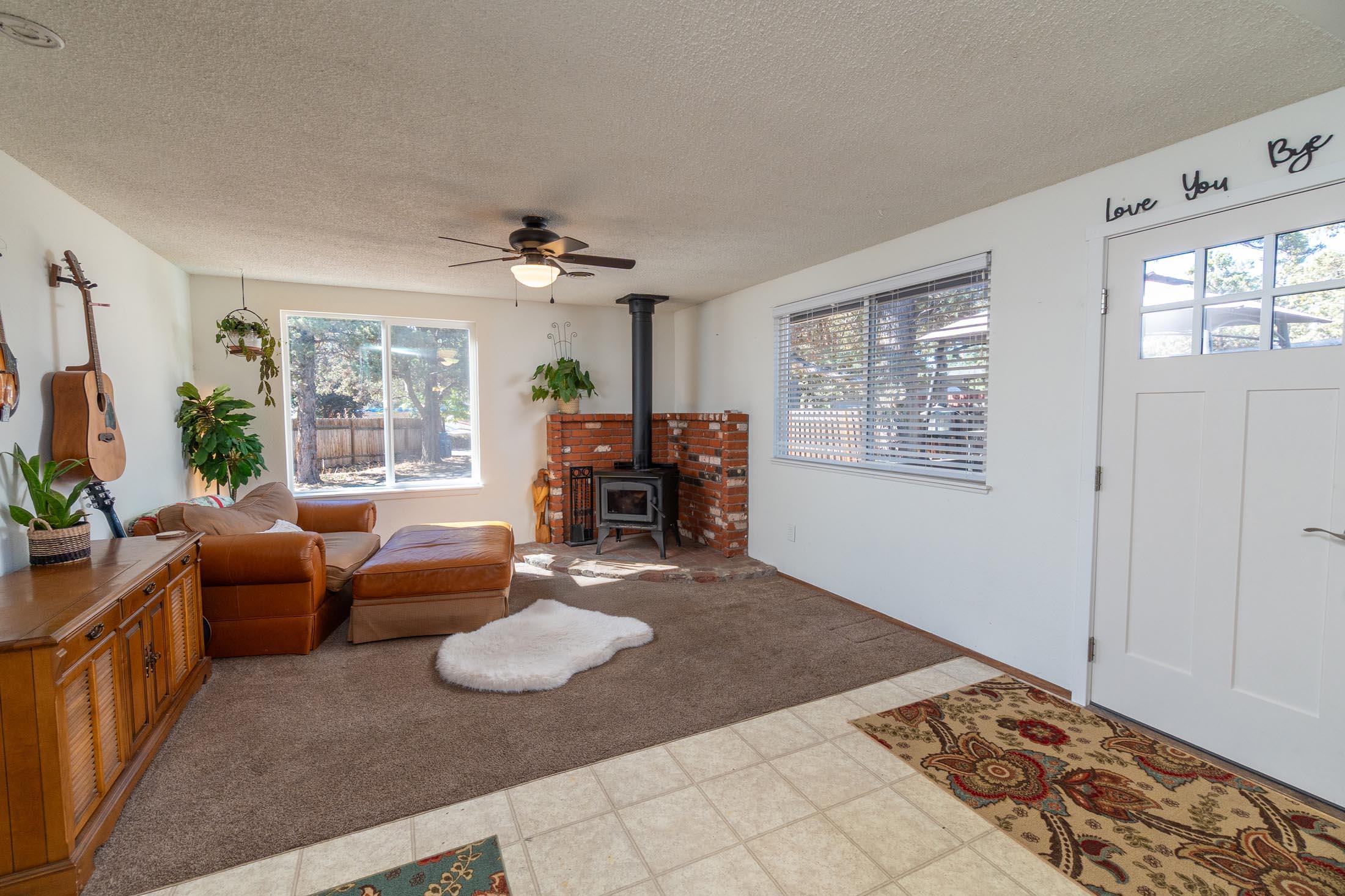 Bend, Oregon, 97701, United States, 3 Bedrooms Bedrooms, ,2 BathroomsBathrooms,Residential,For Sale,1913585