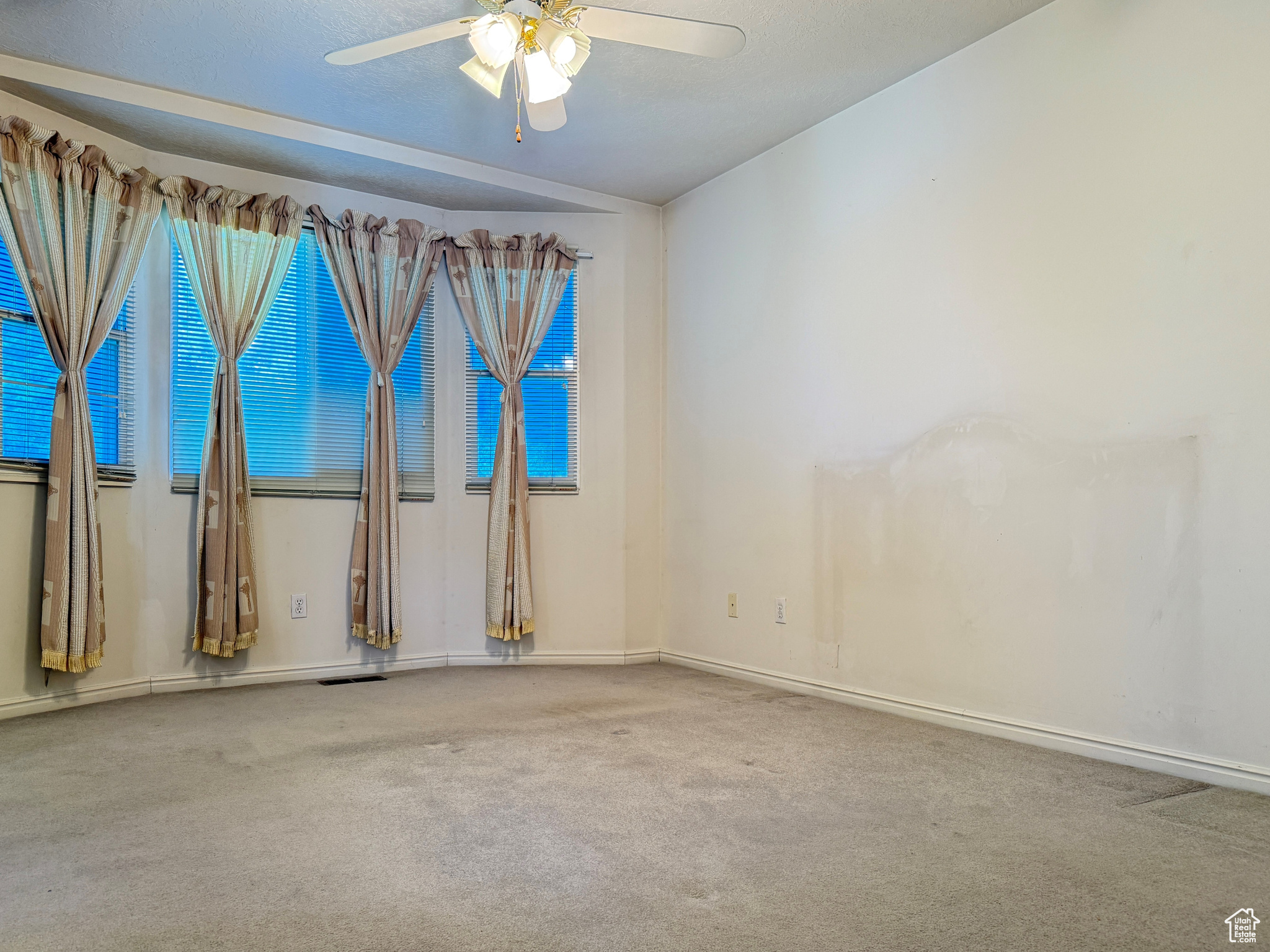 Orem, Utah, 84057, United States, 4 Bedrooms Bedrooms, ,3 BathroomsBathrooms,Residential,For Sale,1917303