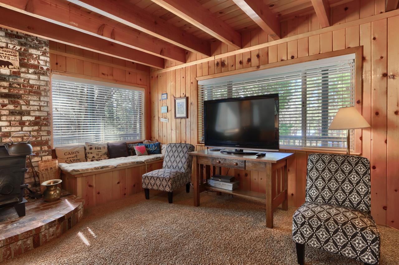 Yosemite, California, 95389, United States, 5 Bedrooms Bedrooms, ,4 BathroomsBathrooms,Residential,For Sale,2048159