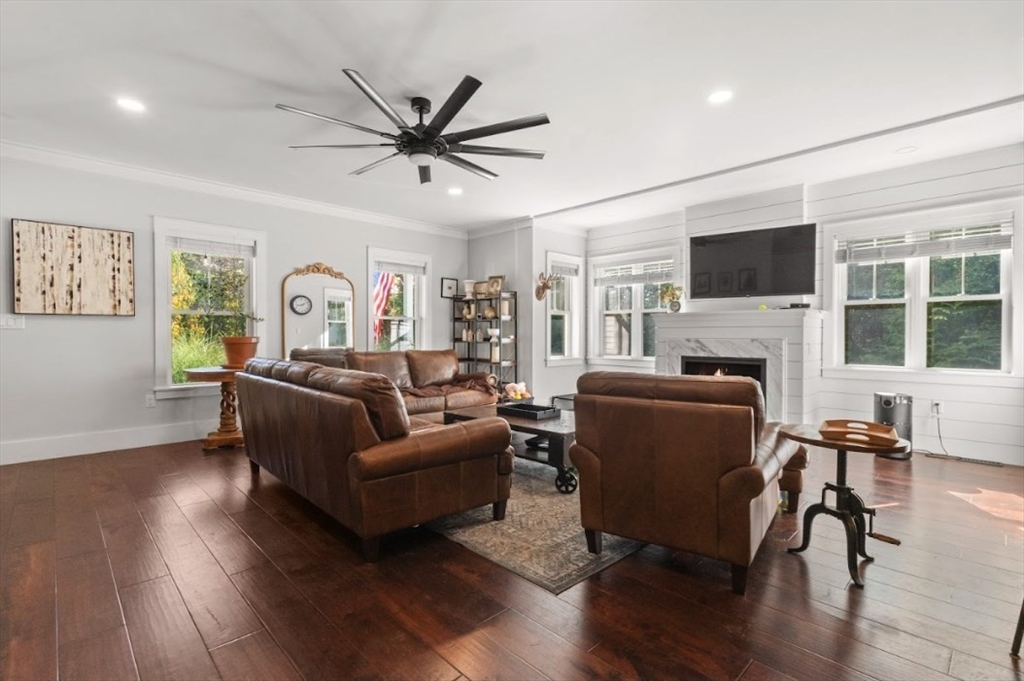 North Attleboro, Massachusetts, 02760, United States, 4 Bedrooms Bedrooms, ,4 BathroomsBathrooms,Residential,For Sale,2005211