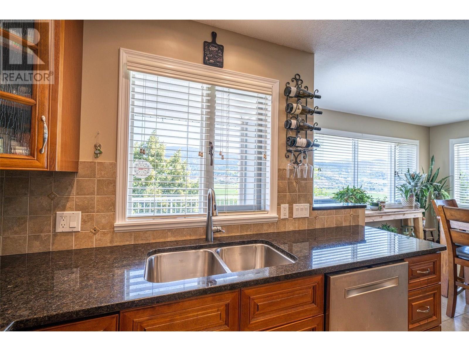 VERNON, British Columbia, V1H 1X1, CA, 4 Bedrooms Bedrooms, ,3 BathroomsBathrooms,Residential,For Sale,1948801