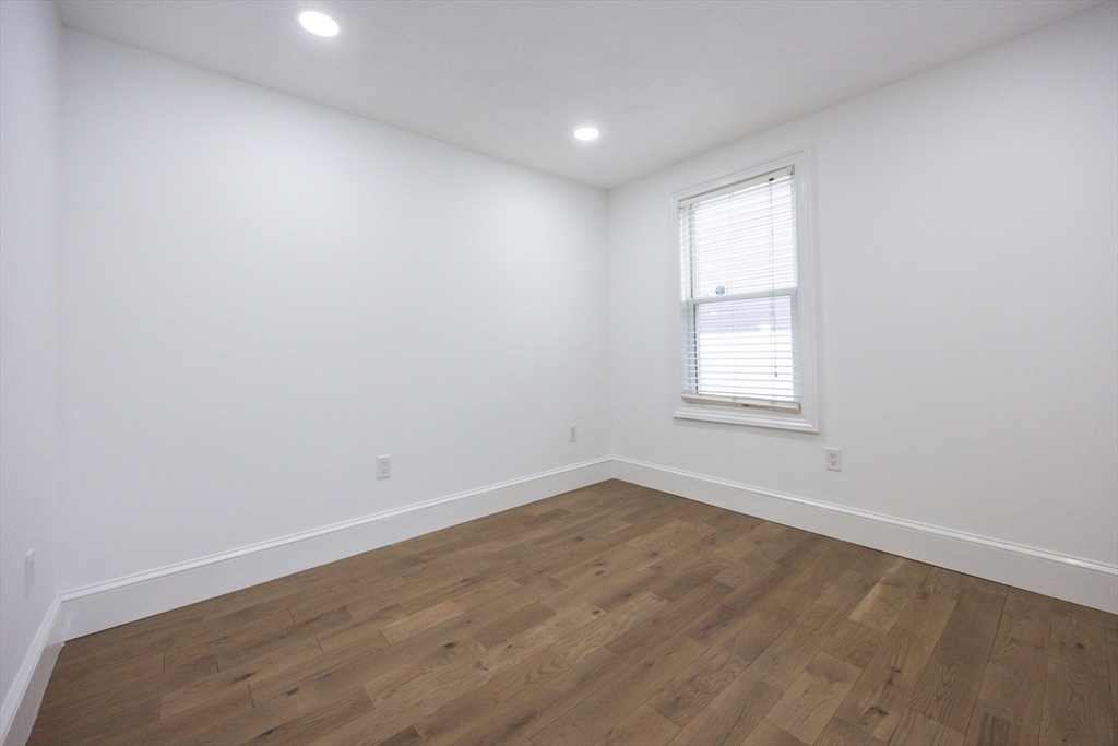 Melrose, Massachusetts, 02176, United States, 2 Bedrooms Bedrooms, ,1 BathroomBathrooms,Residential,For Sale,2012344