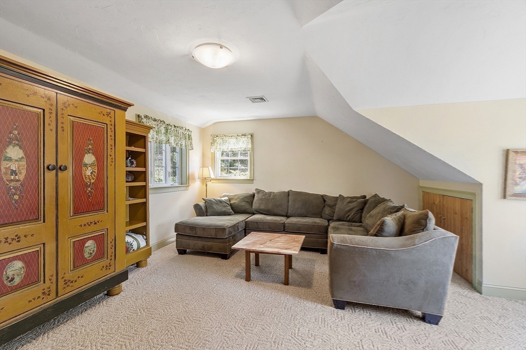 Ashby, Massachusetts, 01431, United States, 4 Bedrooms Bedrooms, ,3 BathroomsBathrooms,Residential,For Sale,1917455