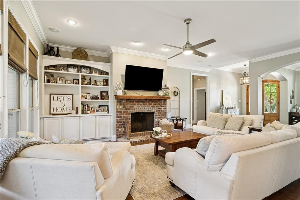 Mandeville, Louisiana, 70471, United States, 4 Bedrooms Bedrooms, ,3 BathroomsBathrooms,Residential,For Sale,1898629