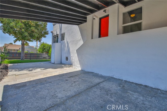 Los Angeles, California, 90001, United States, 4 Bedrooms Bedrooms, ,Residential,For Sale,1928071