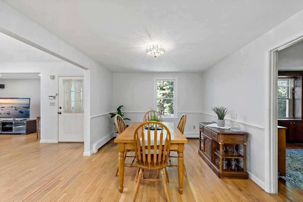 Carver, Massachusetts, 02330, United States, 3 Bedrooms Bedrooms, ,3 BathroomsBathrooms,Residential,For Sale,1929096