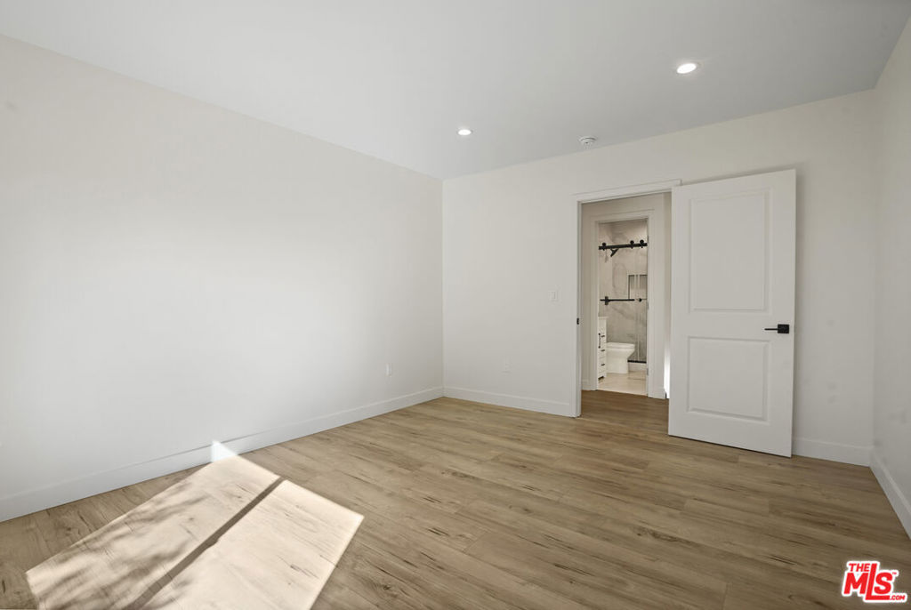 Los Angeles, California, 90007, United States, 5 Bedrooms Bedrooms, ,3 BathroomsBathrooms,Residential,For Sale,1843500