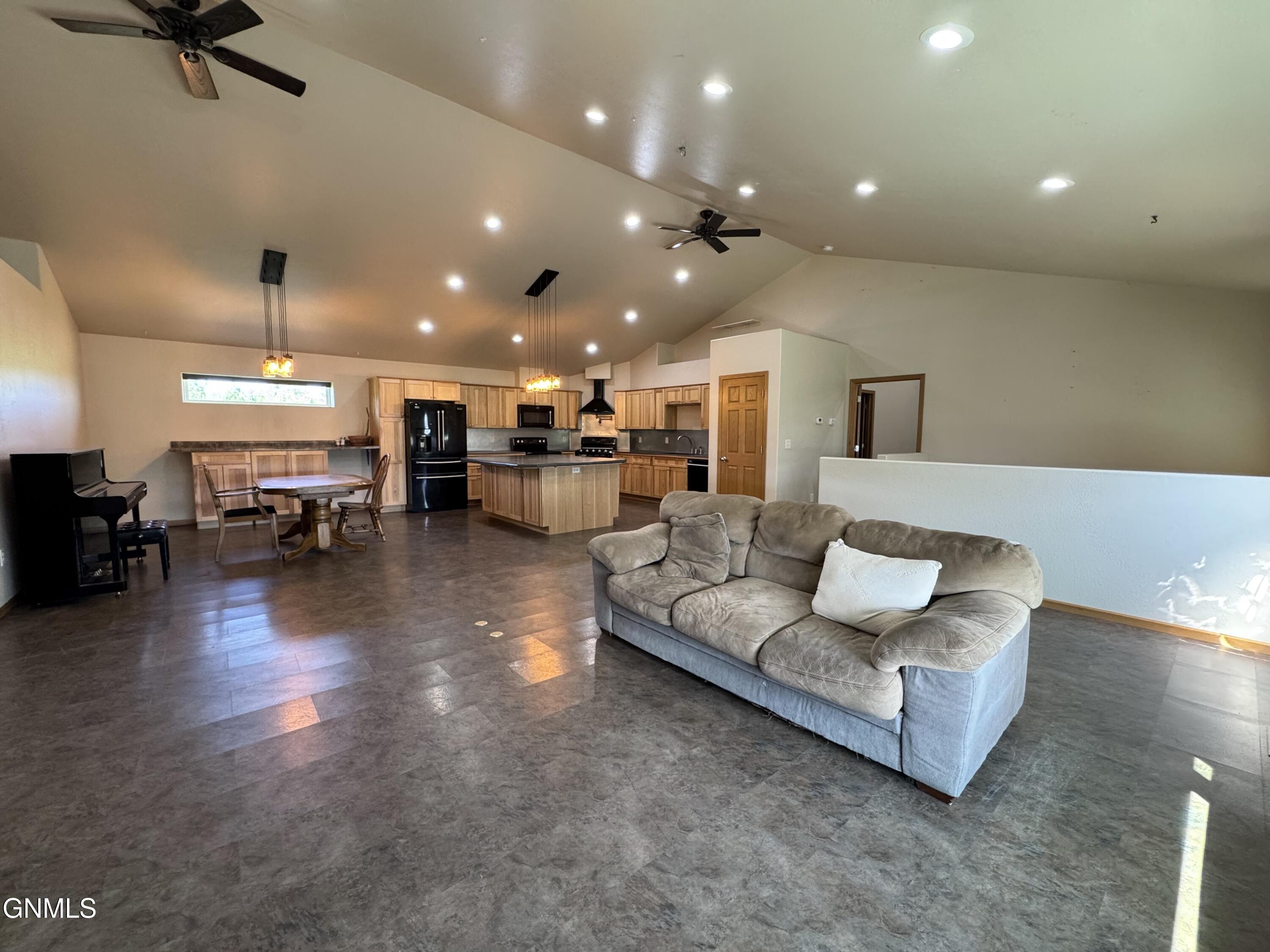New Salem, North Dakota, 58563, United States, 7 Bedrooms Bedrooms, ,1 BathroomBathrooms,Residential,For Sale,1904775