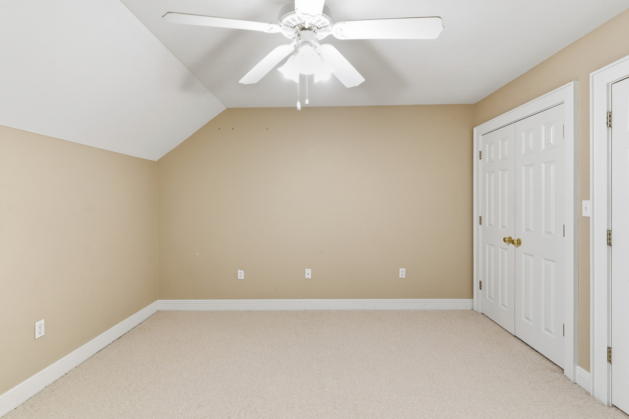 Hattiesburg, Mississippi, 39402, United States, 5 Bedrooms Bedrooms, ,7 BathroomsBathrooms,Residential,For Sale,2005414