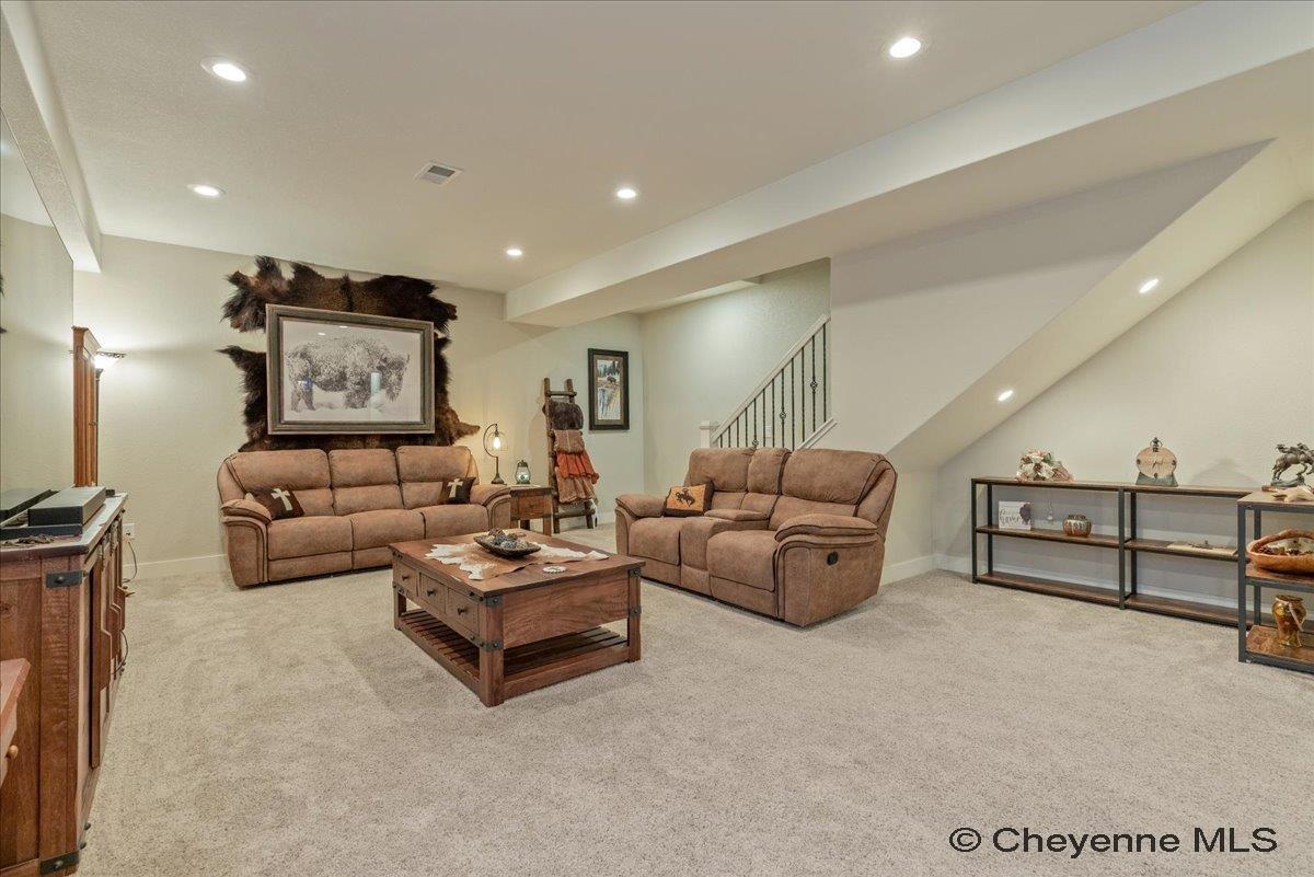 Cheyenne, Wyoming, 82009, United States, 5 Bedrooms Bedrooms, ,3 BathroomsBathrooms,Residential,For Sale,1993587