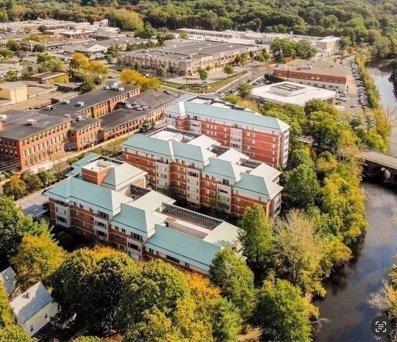 Newton, Massachusetts, 02464, United States, 2 Bedrooms Bedrooms, ,2 BathroomsBathrooms,Residential,For Sale,1947082