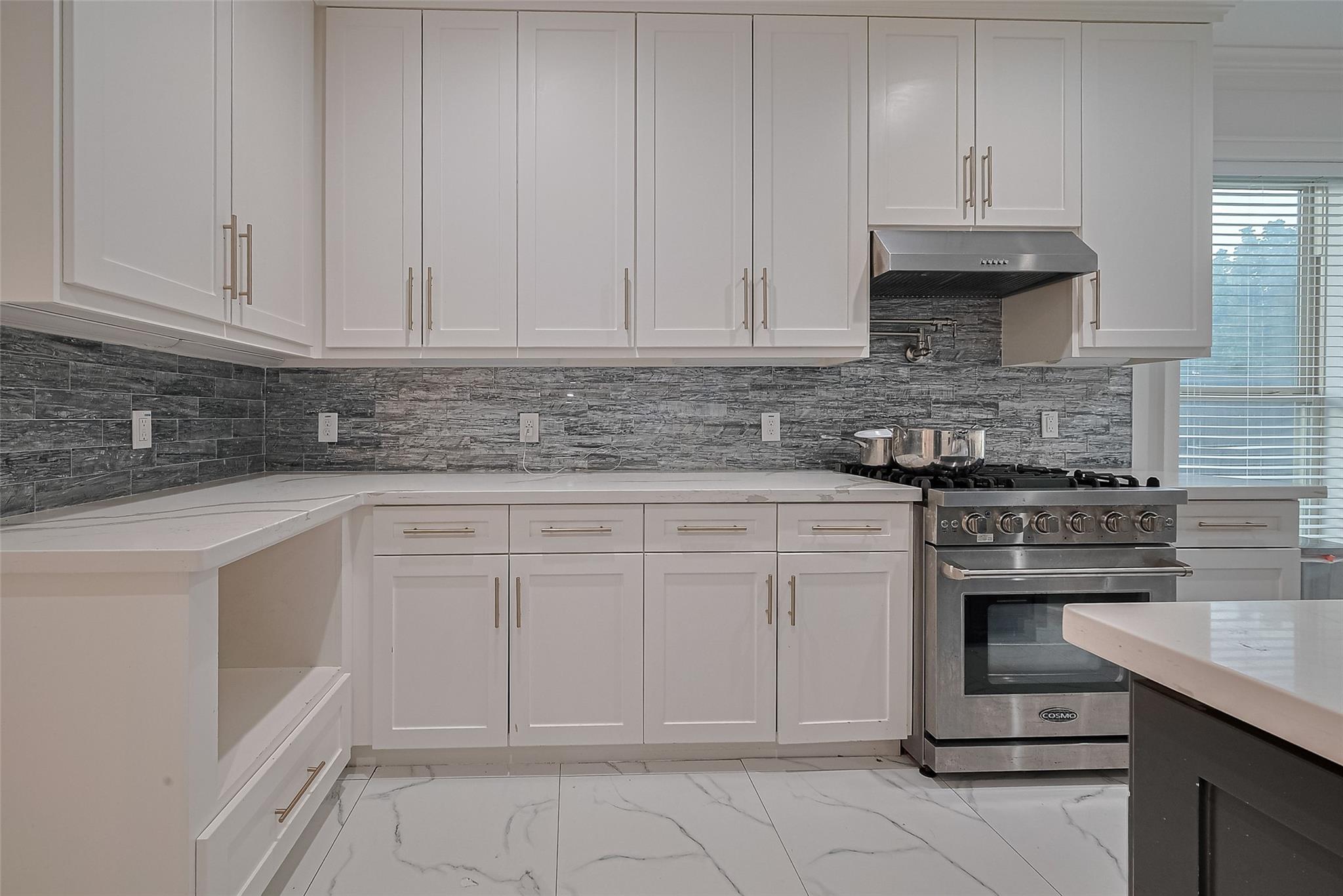 Houston, Texas, 77088, United States, 5 Bedrooms Bedrooms, ,5 BathroomsBathrooms,Residential,For Sale,1974998