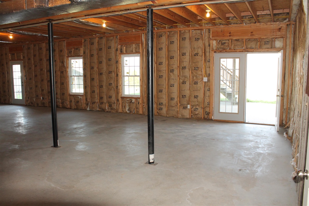 Bowling Green, Kentucky, 42101, United States, 3 Bedrooms Bedrooms, ,2 BathroomsBathrooms,Residential,For Sale,1838101