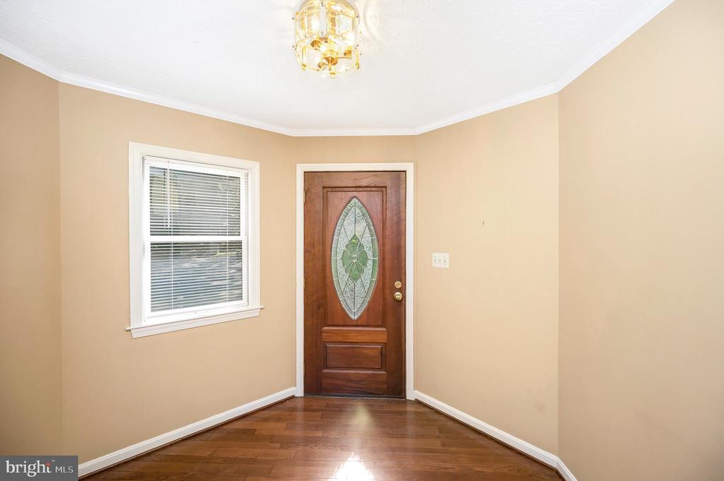 Woodbridge, Virginia, 22192, United States, 3 Bedrooms Bedrooms, ,3 BathroomsBathrooms,Residential,For Sale,1921378