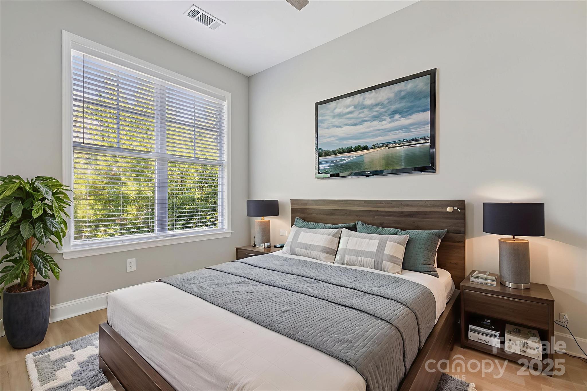 Charlotte, North Carolina, 28204, United States, 2 Bedrooms Bedrooms, ,3 BathroomsBathrooms,Residential,For Sale,1917401