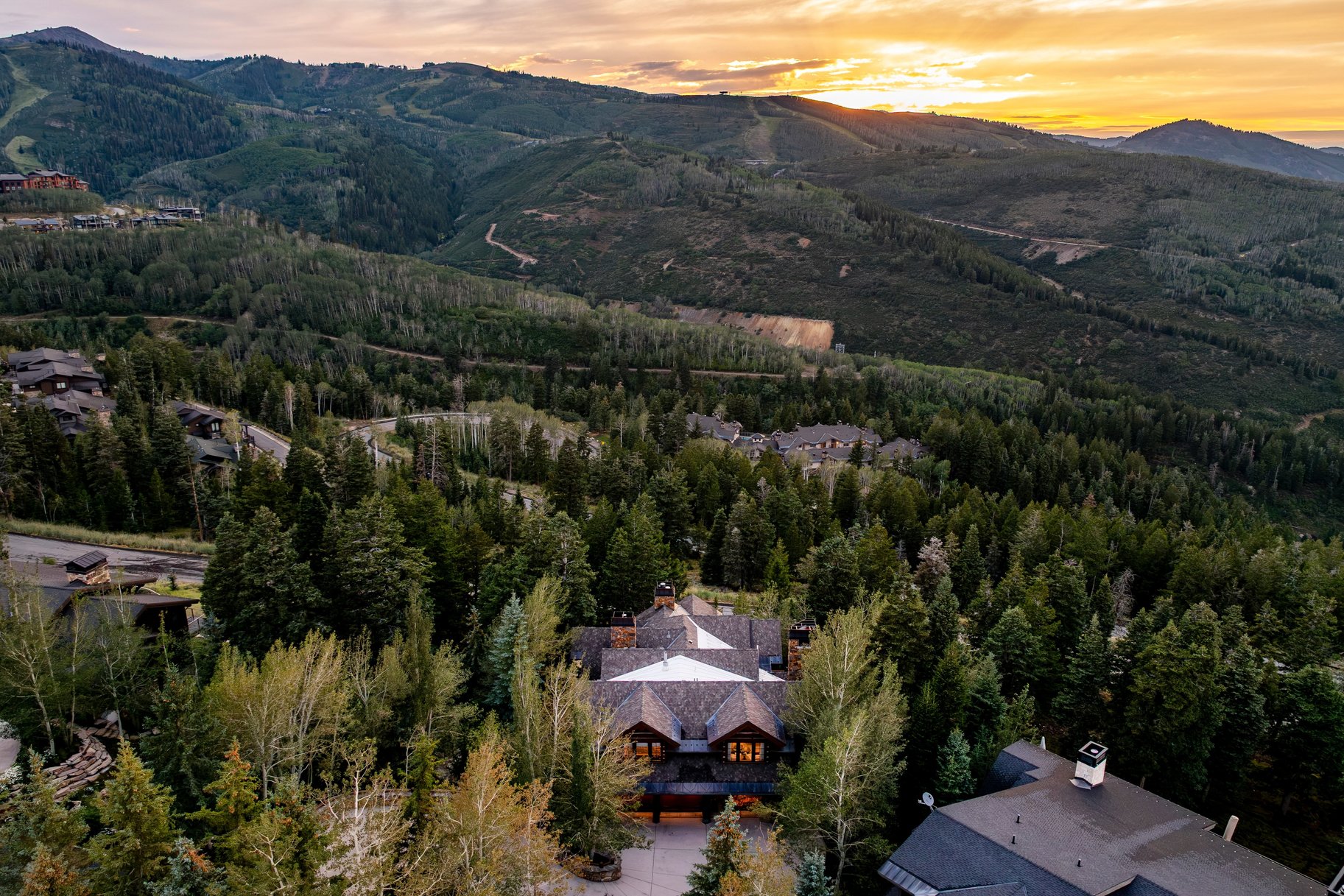  Mountain Transitional Legacy Ski Home in Gated Upper Deer Valley Community - 物件實景