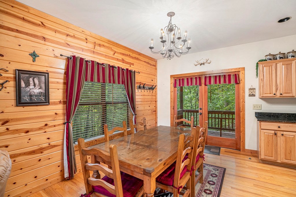 Ellijay, Georgia, 30540, United States, 4 Bedrooms Bedrooms, ,4 BathroomsBathrooms,Residential,For Sale,1858998