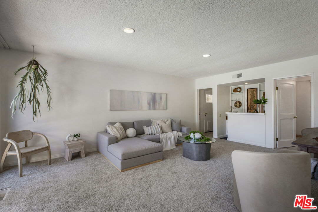 Los Angeles, California, 90027, United States, 4 Bedrooms Bedrooms, ,4 BathroomsBathrooms,Residential,For Sale,1918176