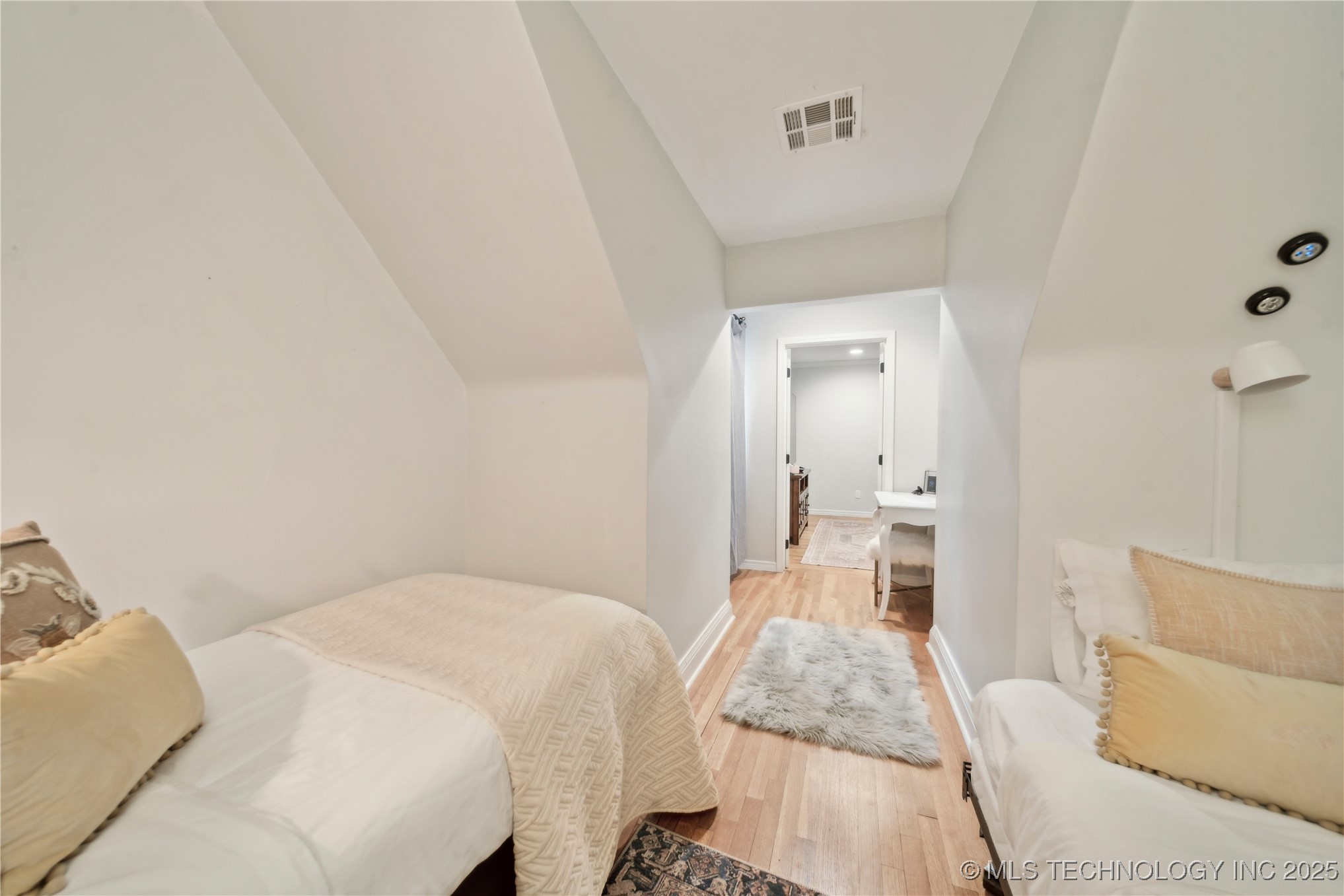 Tulsa, Oklahoma, 74114, United States, 4 Bedrooms Bedrooms, ,4 BathroomsBathrooms,Residential,For Sale,1795496