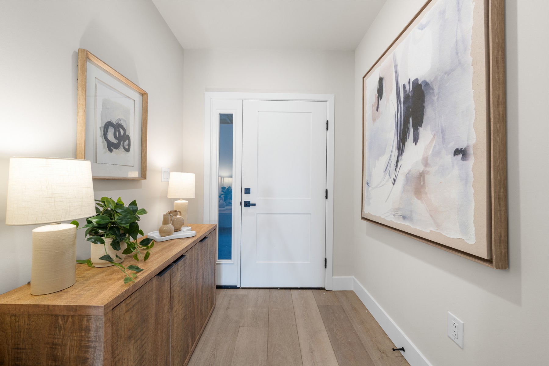  323 E Oak Avenue #202 - 物件實景