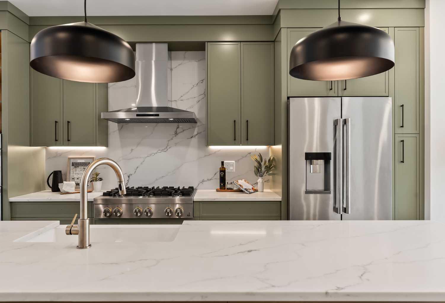 CALGARY, Alberta, T3E 2V9, CA, 4 Bedrooms Bedrooms, ,5 BathroomsBathrooms,Residential,For Sale,1987514