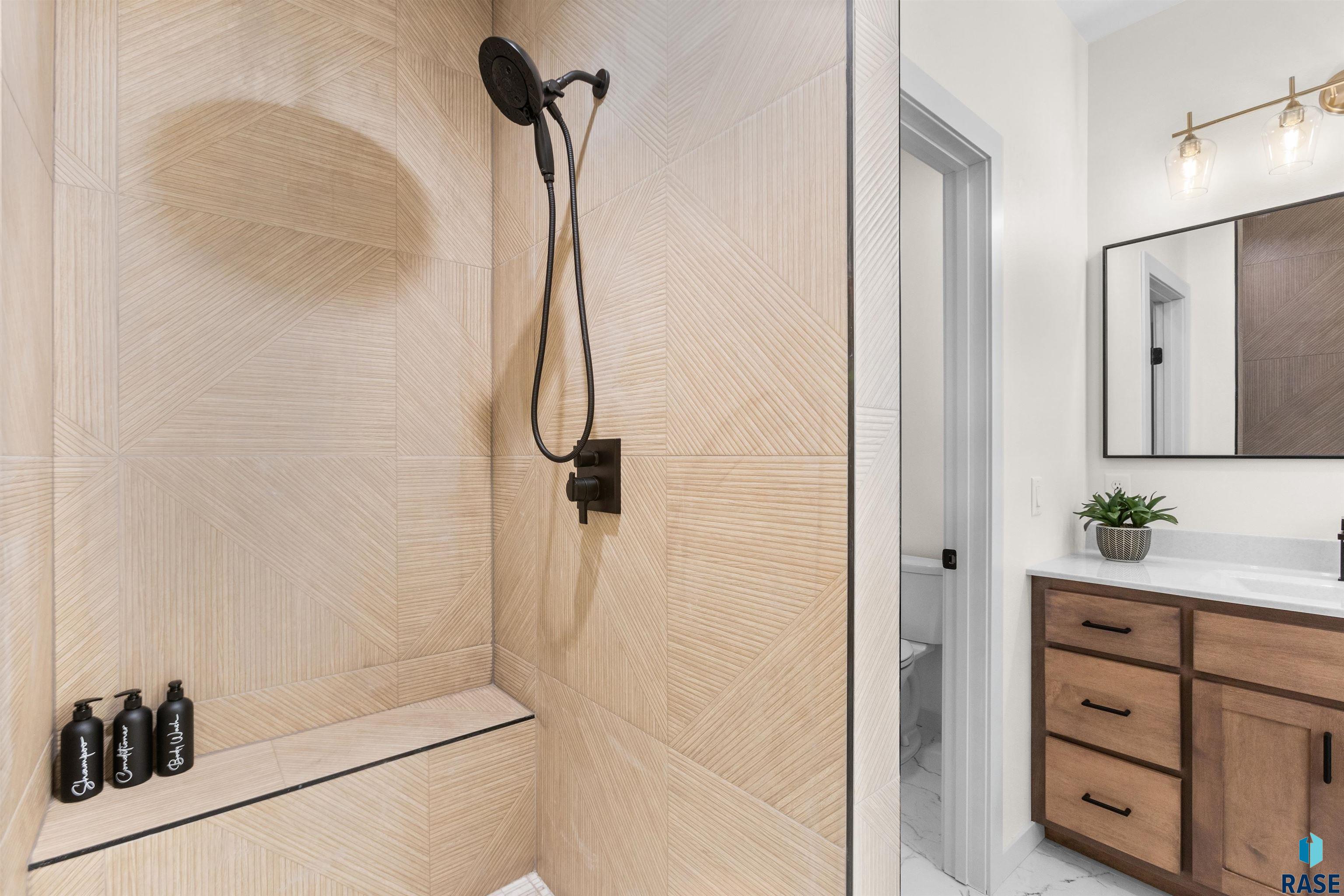 Rock Rapids, Iowa, 51246, United States, 5 Bedrooms Bedrooms, ,3 BathroomsBathrooms,Residential,For Sale,1957836