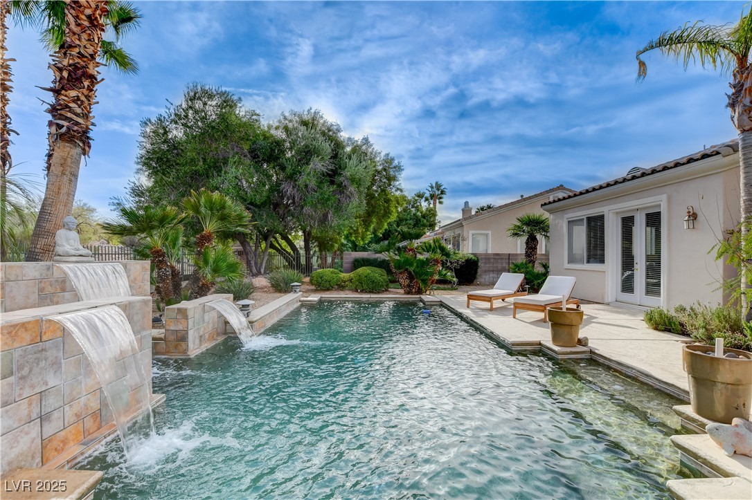 Henderson, Nevada, 89052, United States, 5 Bedrooms Bedrooms, ,4 BathroomsBathrooms,Residential,For Sale,1989374