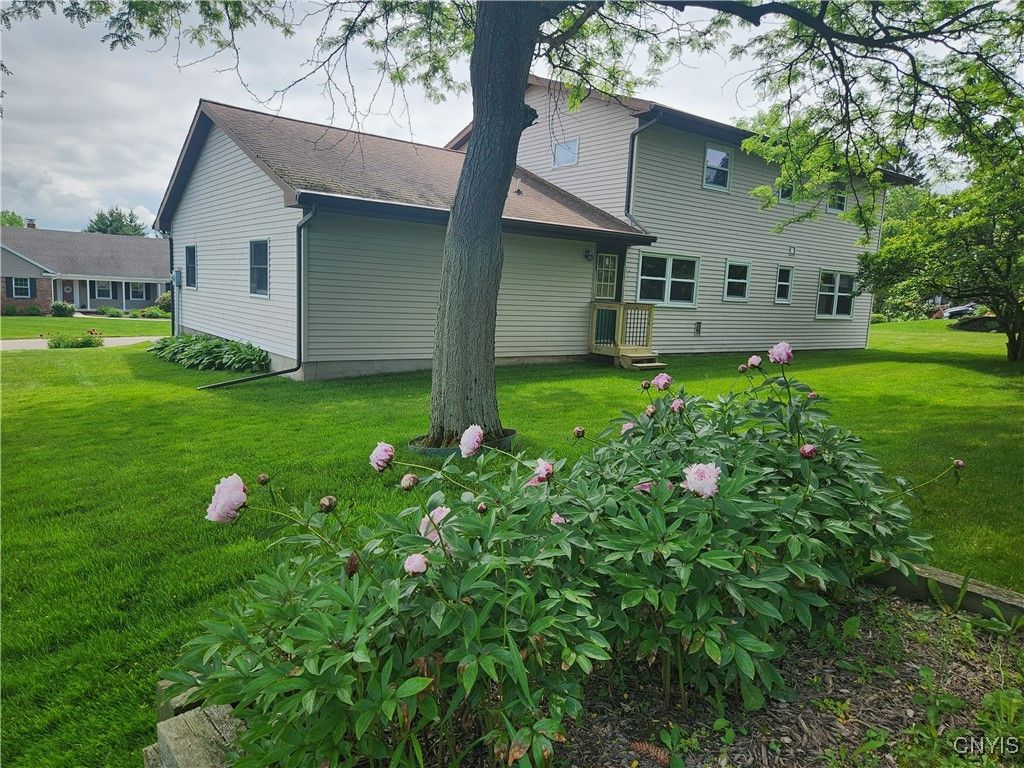 Skaneateles, New York, 13152, United States, 3 Bedrooms Bedrooms, ,3 BathroomsBathrooms,Residential,For Sale,1840315