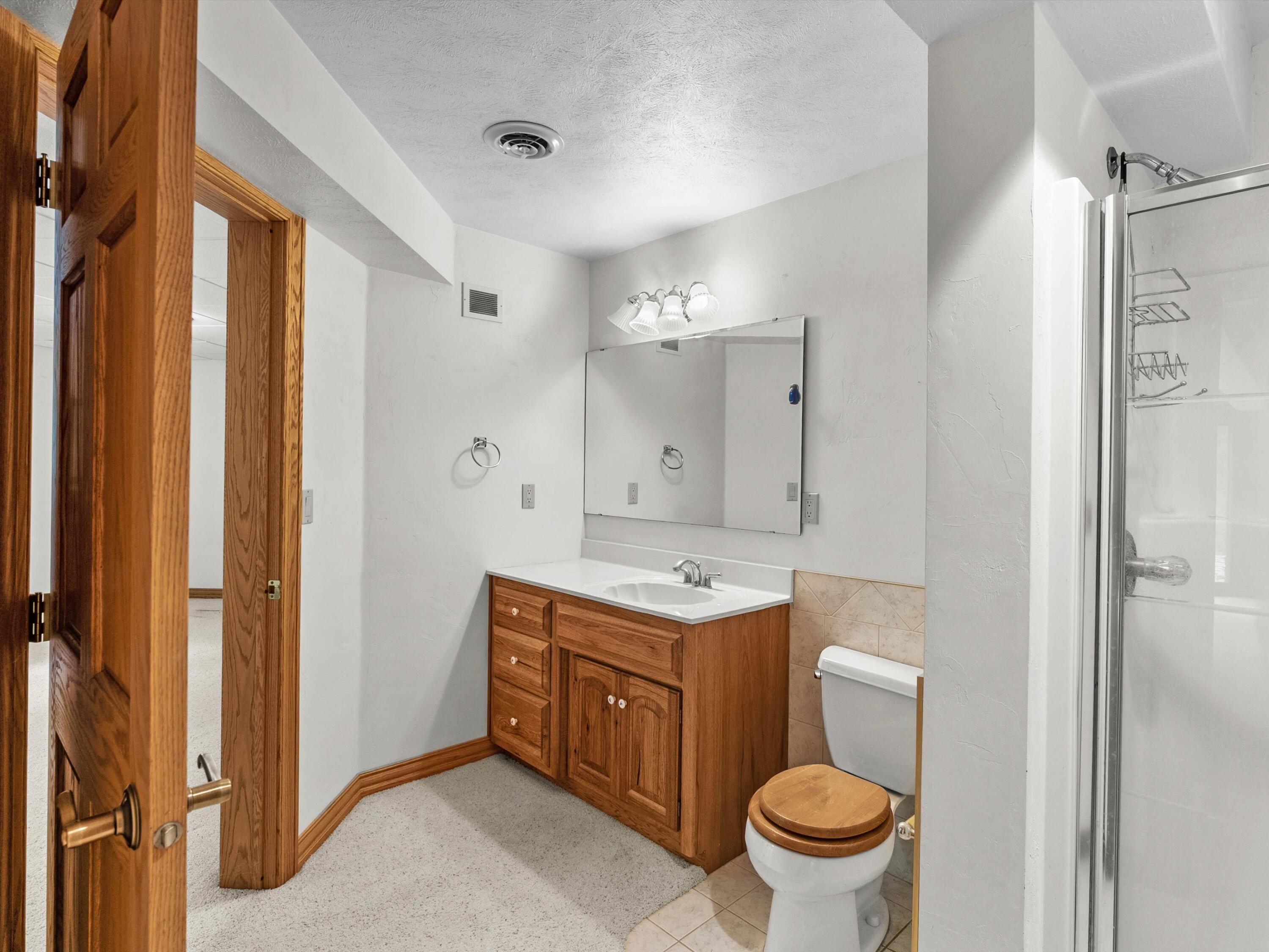 Eaton, Wisconsin, 54245, United States, 3 Bedrooms Bedrooms, ,4 BathroomsBathrooms,Residential,For Sale,1926569