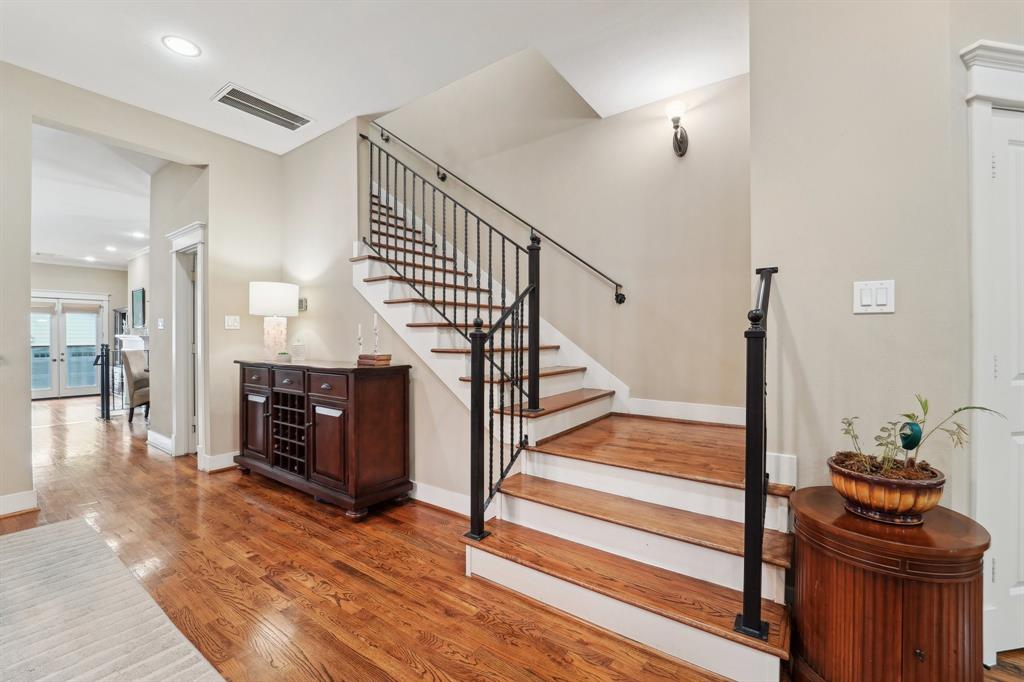 Houston, Texas, 77008, United States, 3 Bedrooms Bedrooms, ,3 BathroomsBathrooms,Residential,For Sale,1931769