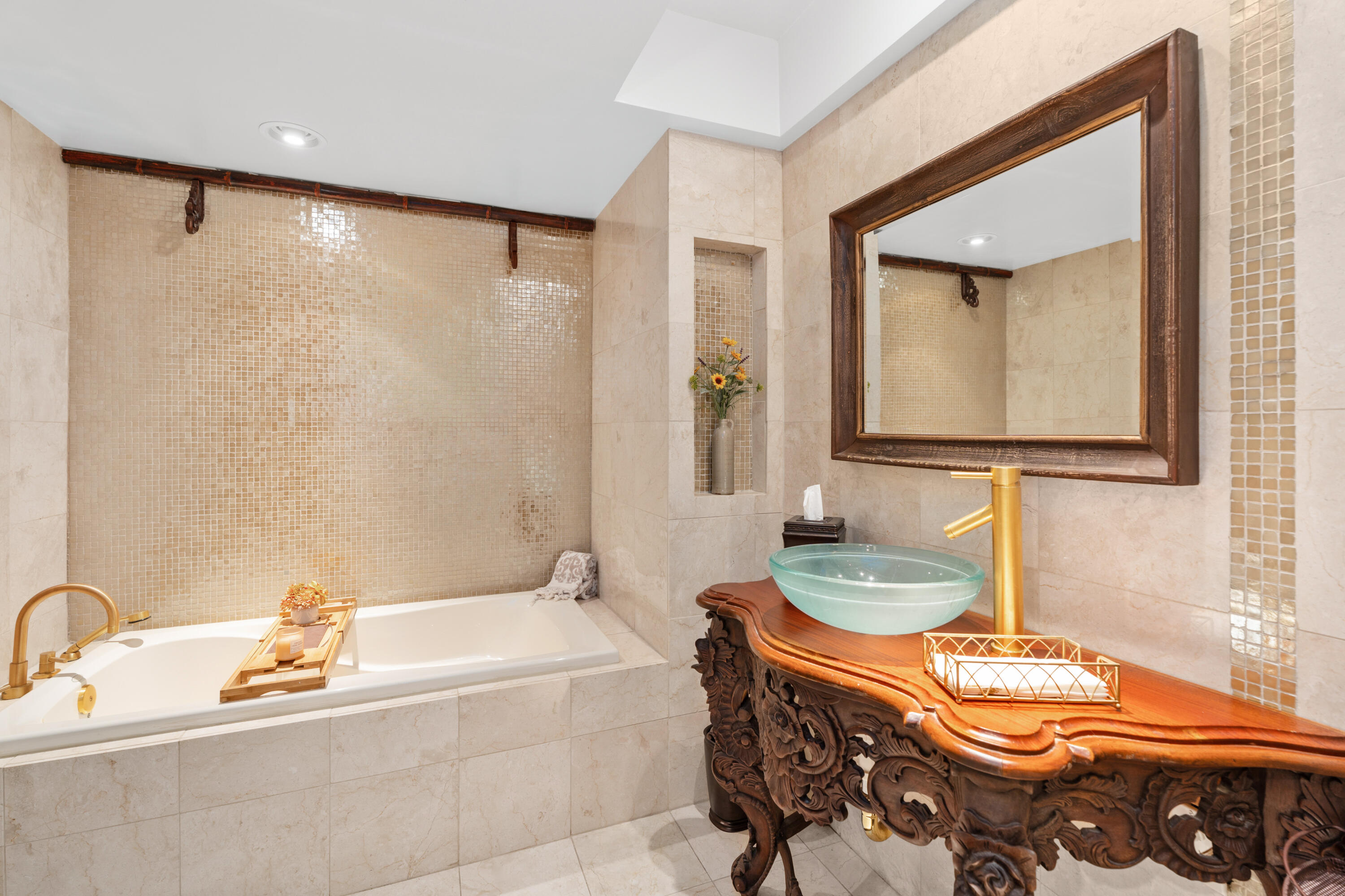 Palm Desert, California, 92260, United States, 4 Bedrooms Bedrooms, ,2 BathroomsBathrooms,Residential,For Sale,1942211