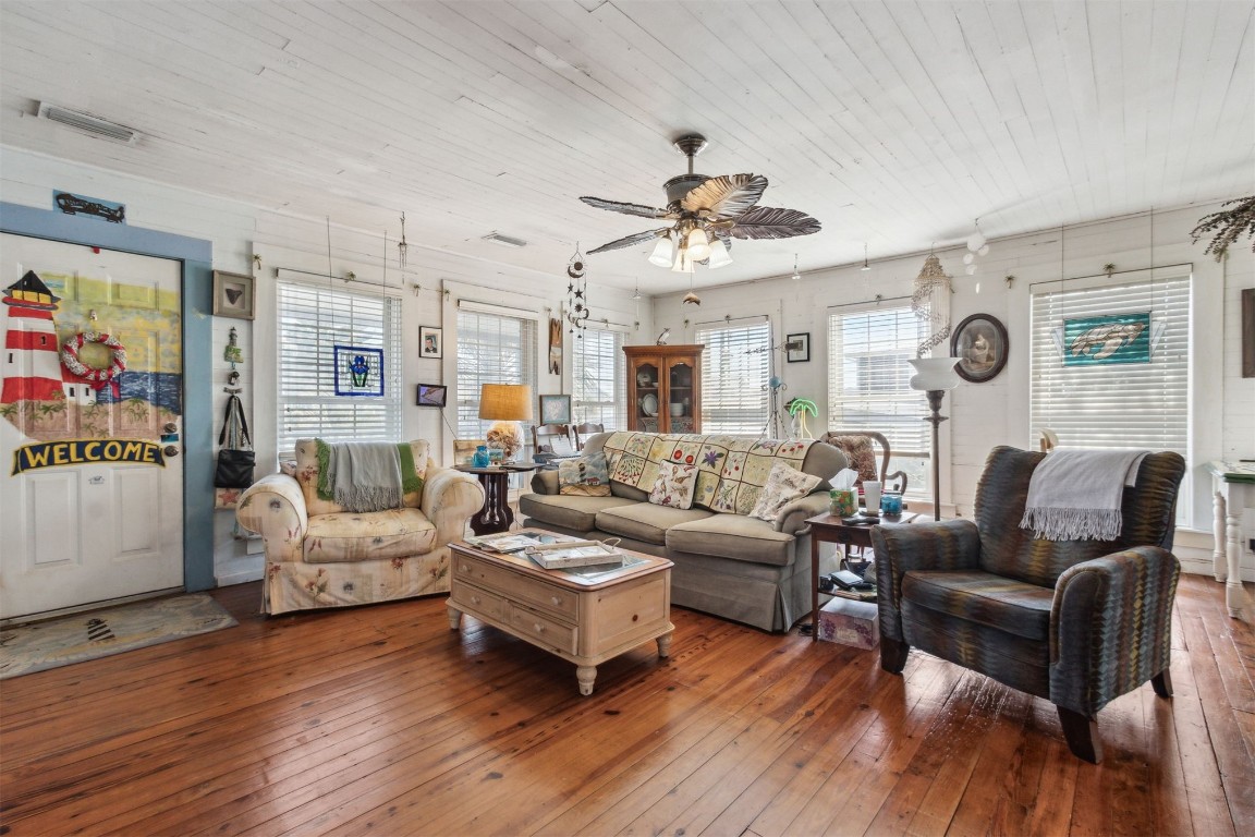 Fernandina Beach, Florida, 32034, United States, 4 Bedrooms Bedrooms, ,2 BathroomsBathrooms,Residential,For Sale,1721923