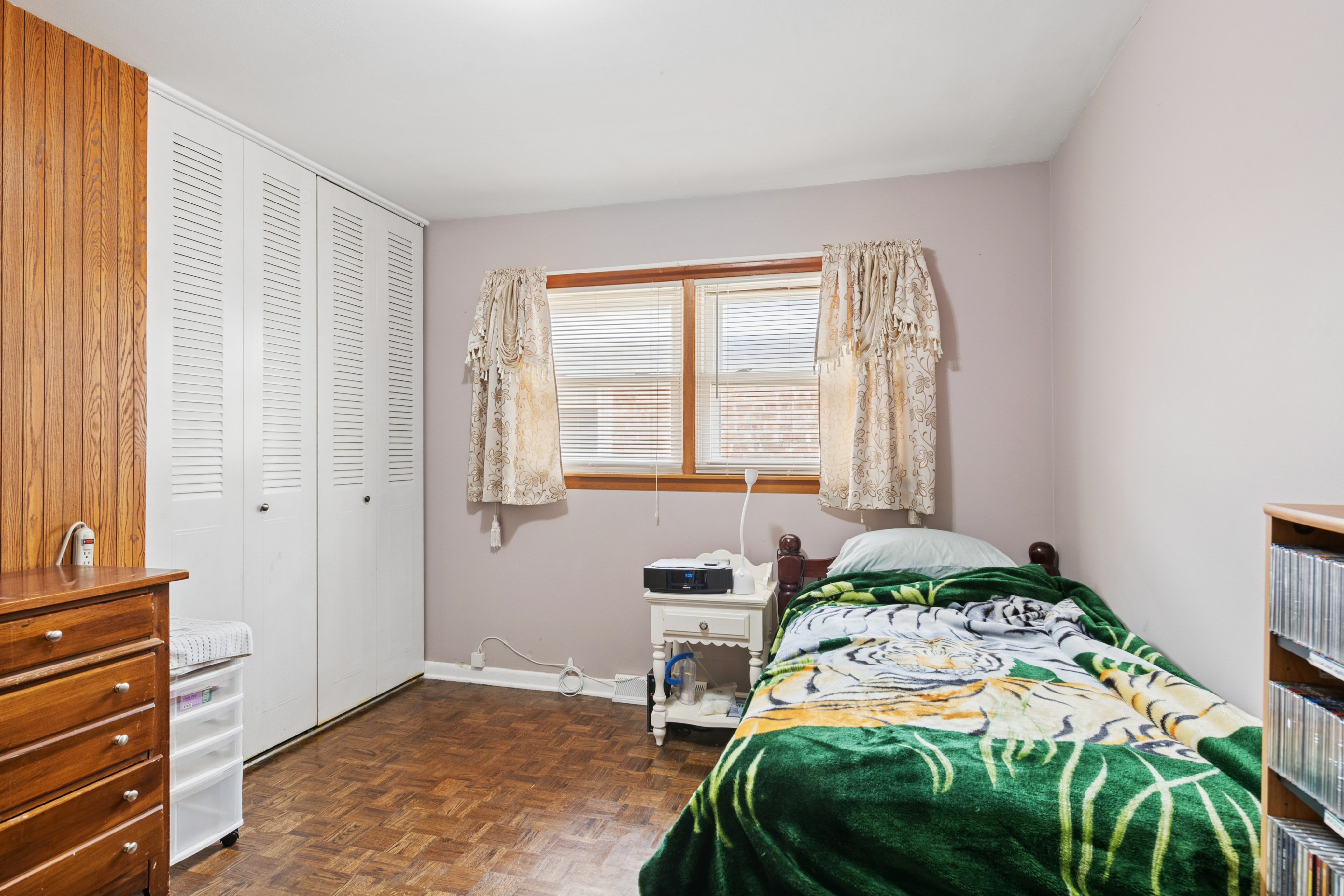  Charming and Well-Maintained Brick Bungalow in Fantastic Schiller Park Location - 物件實景