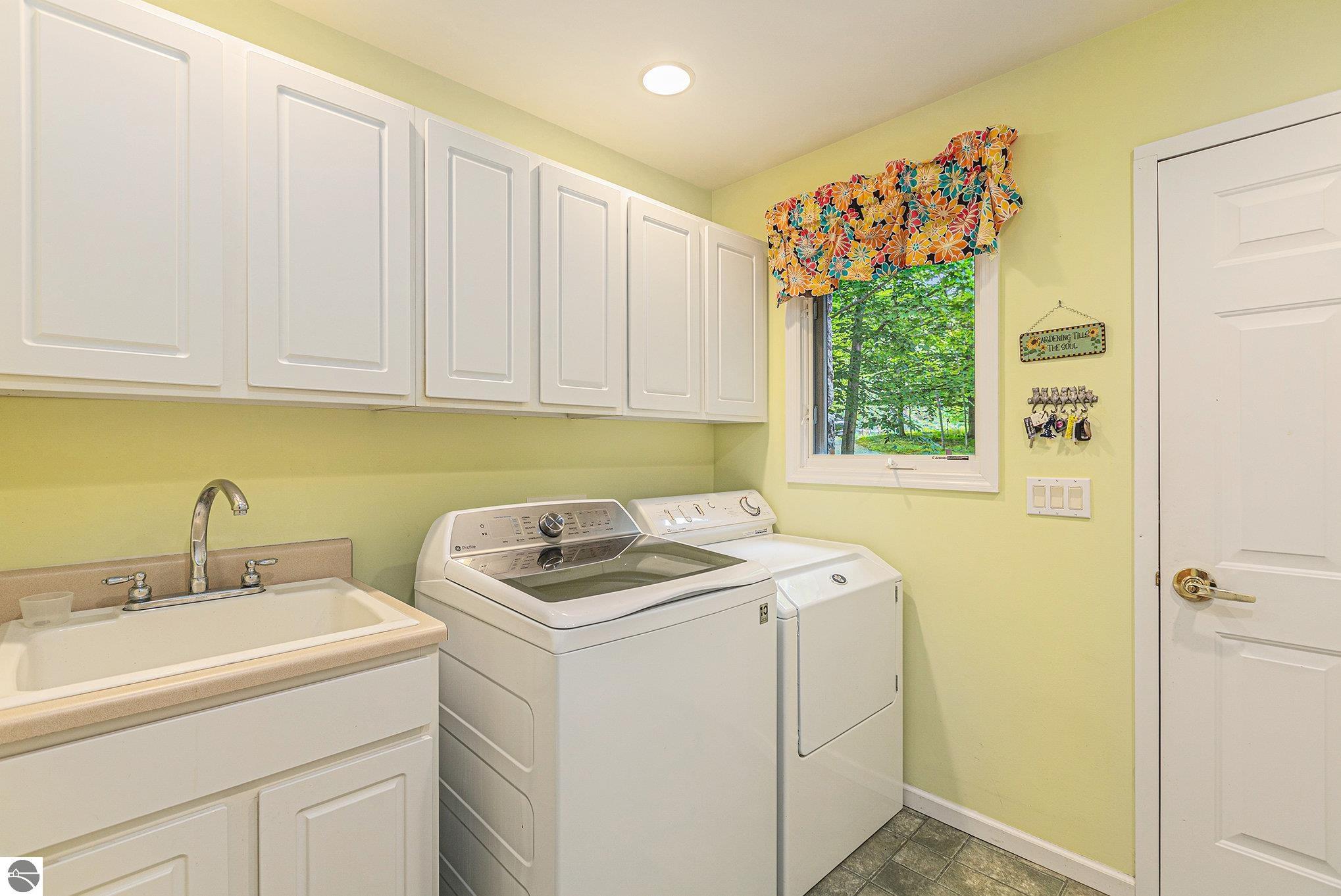 Beulah, Michigan, 49617, United States, 4 Bedrooms Bedrooms, ,3 BathroomsBathrooms,Residential,For Sale,1931801