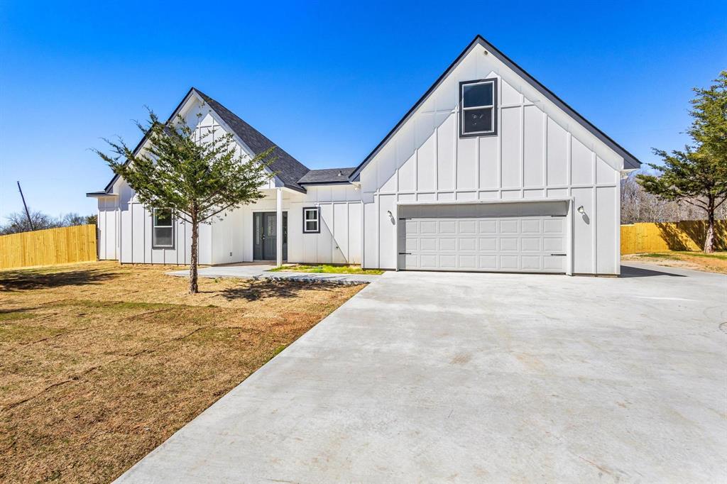 Petty, Texas, 75470, United States, 4 Bedrooms Bedrooms, ,4 BathroomsBathrooms,Residential,For Sale,1921073