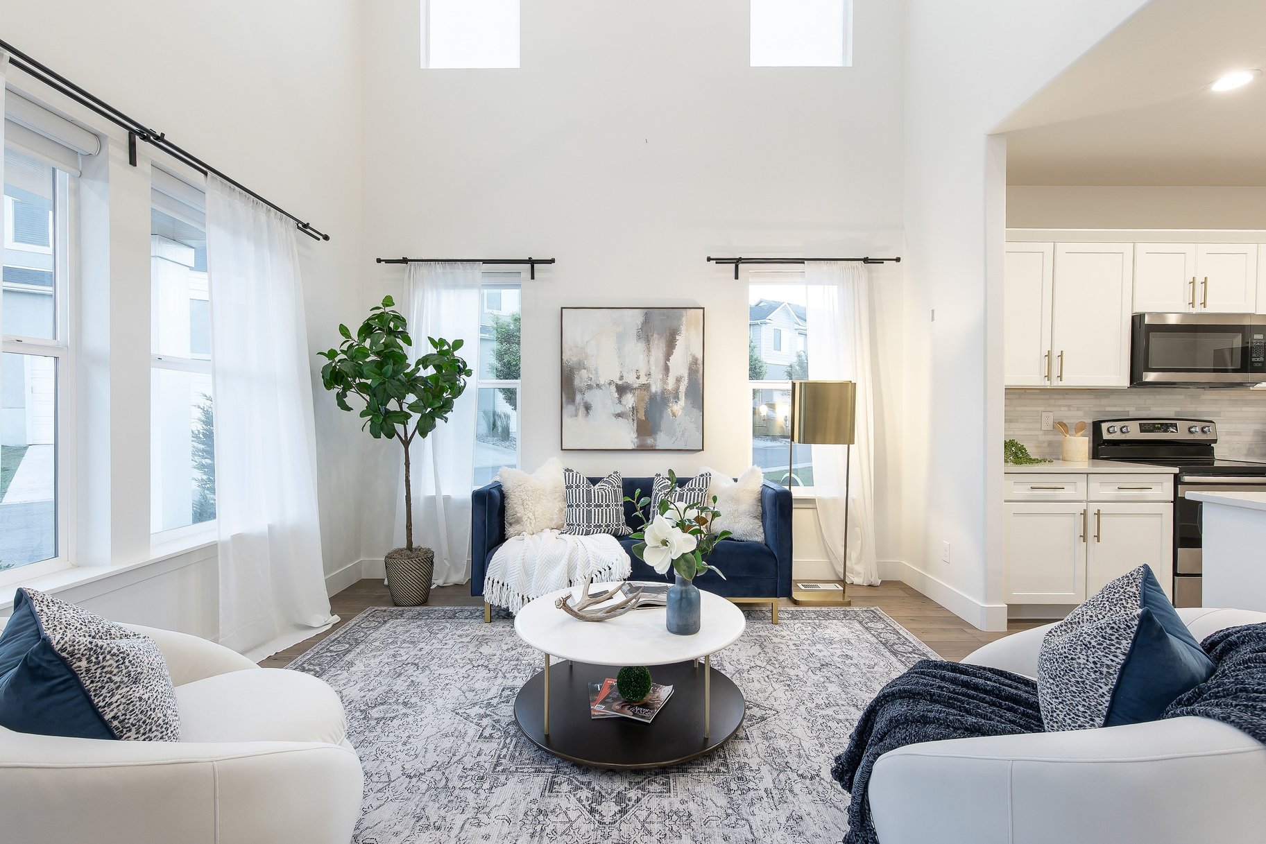  Stylish End-Unit Townhome - 物件實景