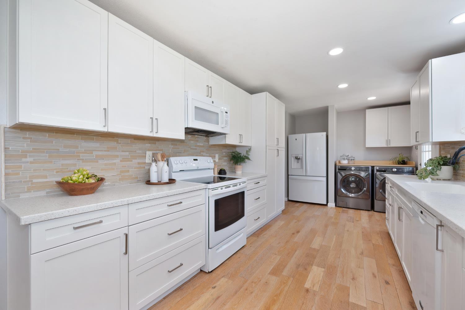 Orangevale, California, 95662, United States, 3 Bedrooms Bedrooms, ,2 BathroomsBathrooms,Residential,For Sale,1926180