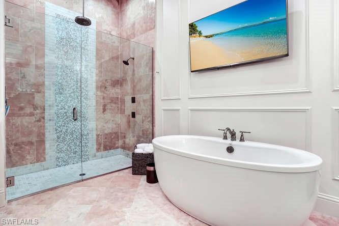 595 Regatta Rd, Naples, Florida, 34103, United States, 4 Bedrooms Bedrooms, ,6 BathroomsBathrooms,Residential,For Sale,595 Regatta Rd,1573349