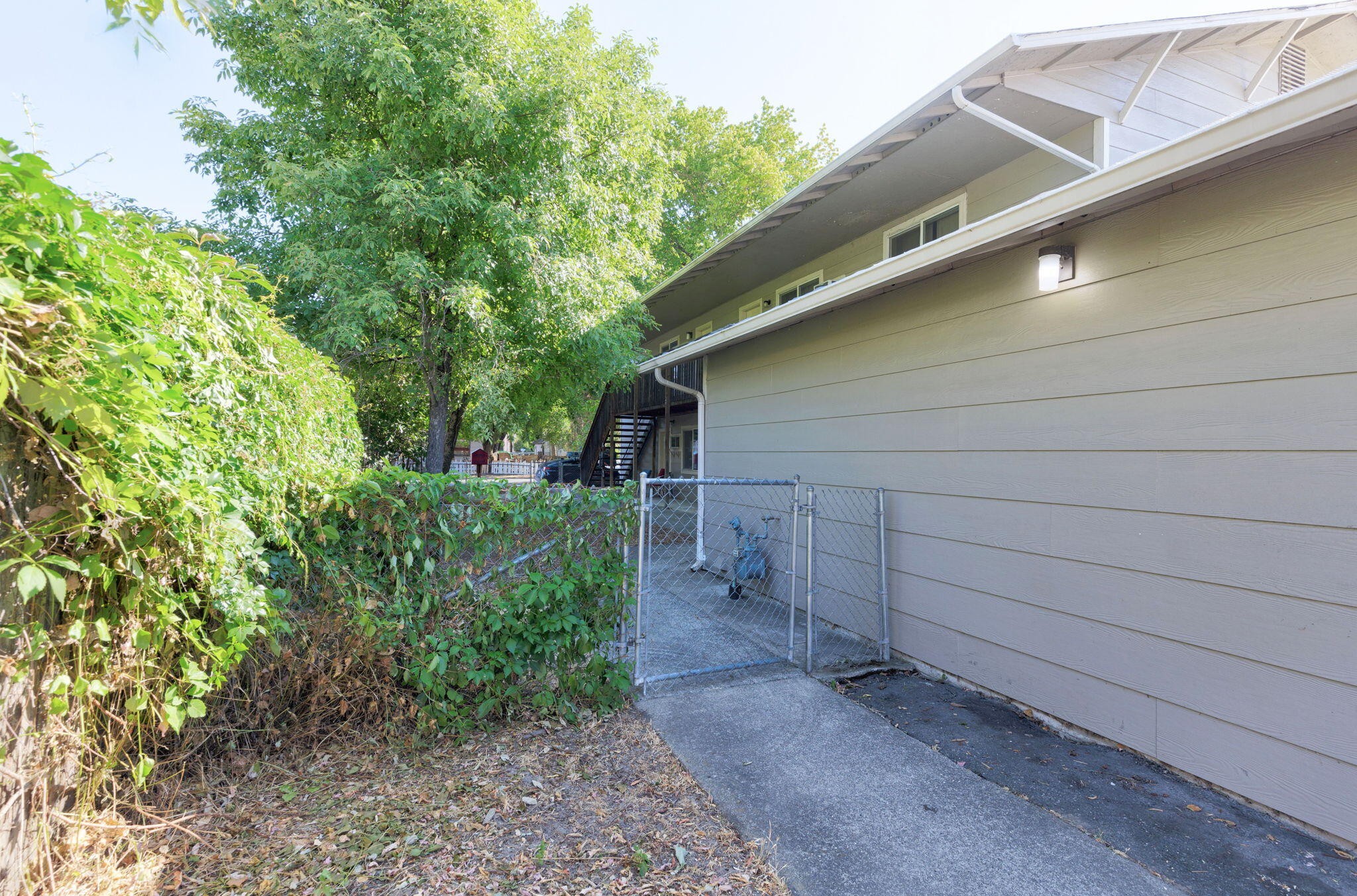 Grants Pass, Oregon, 97526, United States, ,Residential,For Sale,1916404