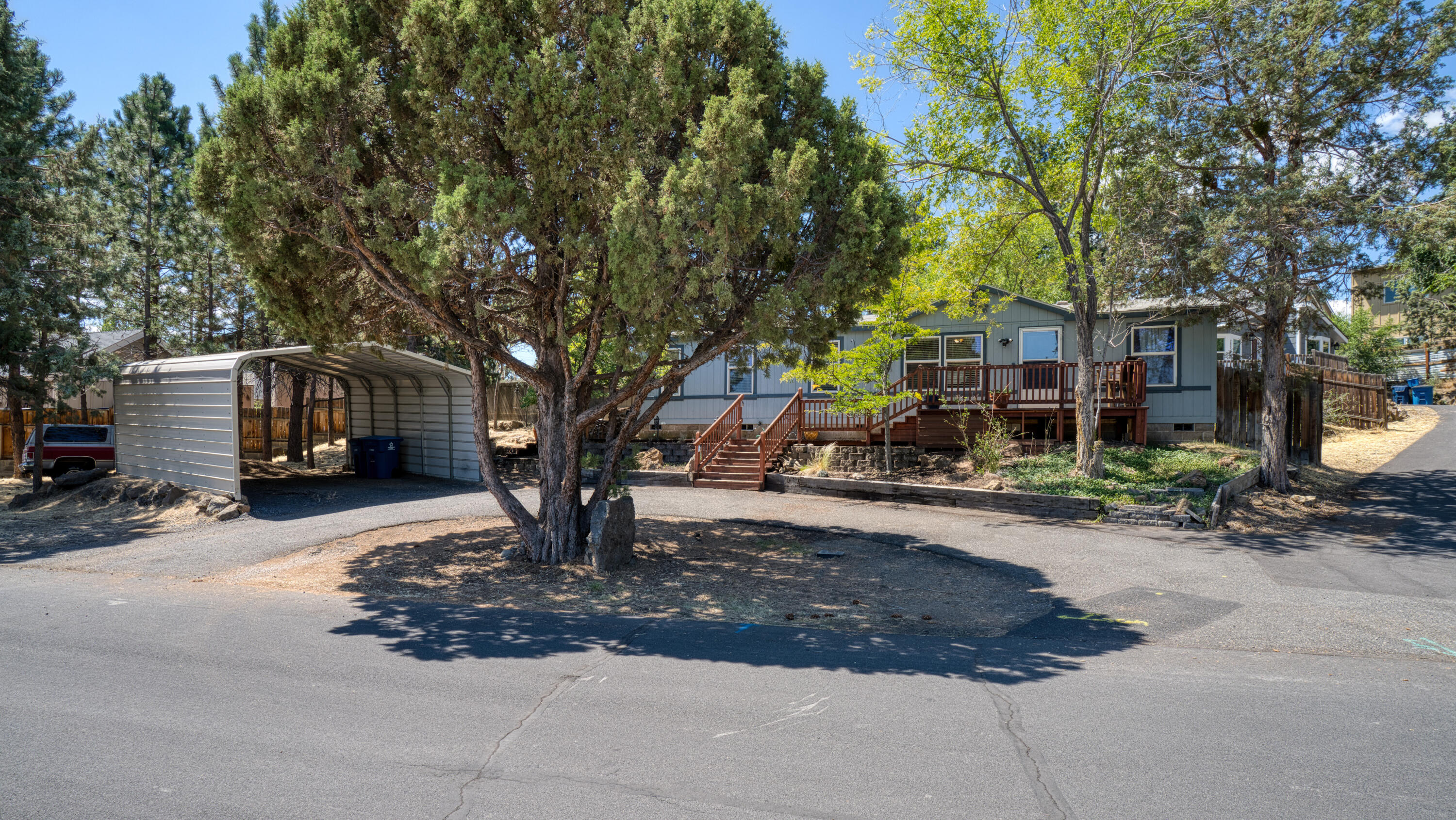 Bend, Oregon, 97701, United States, 3 Bedrooms Bedrooms, ,2 BathroomsBathrooms,Residential,For Sale,1905887