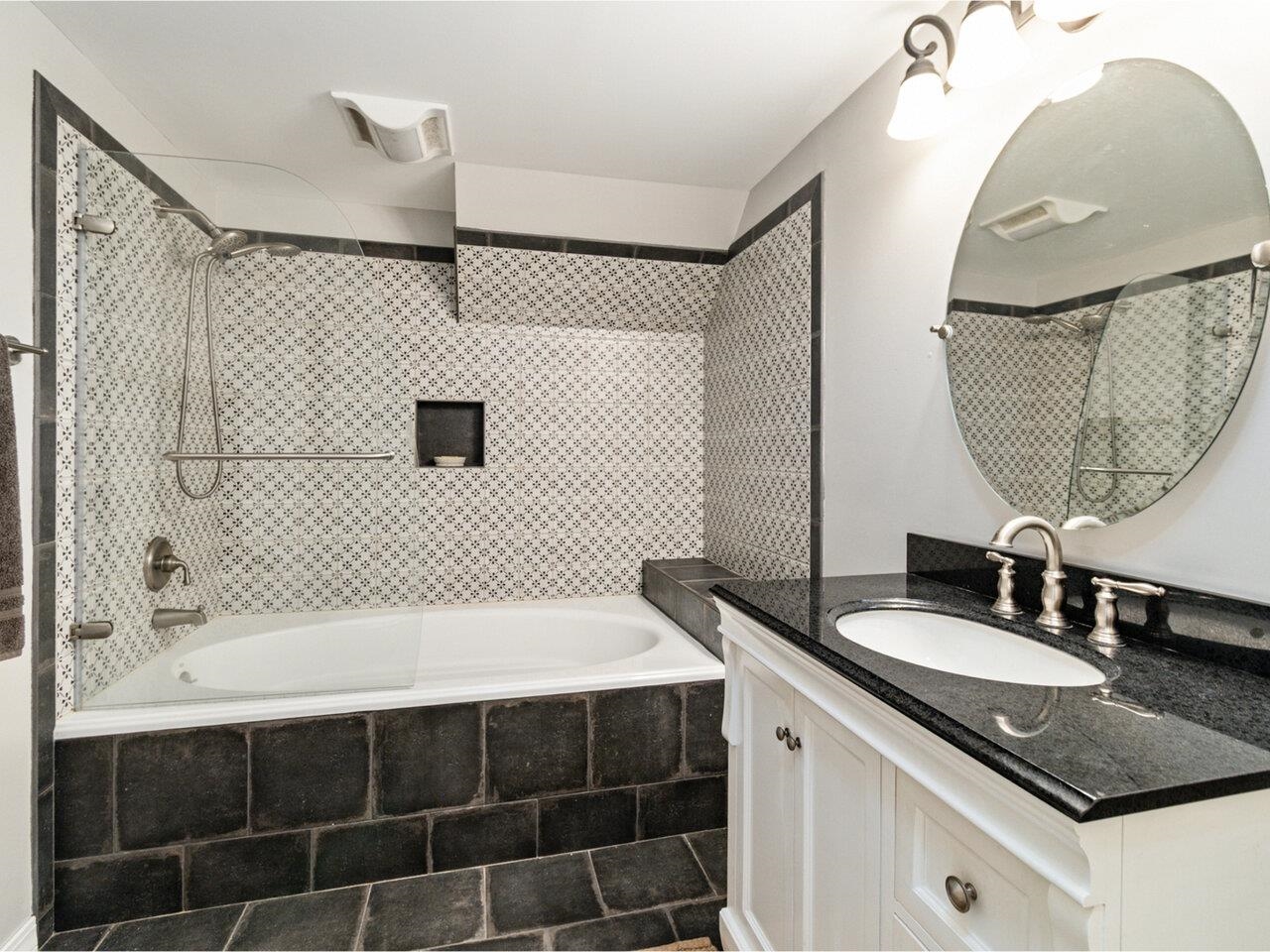 Waterbury, Vermont, 05676, United States, 2 Bedrooms Bedrooms, ,2 BathroomsBathrooms,Residential,For Sale,1938953