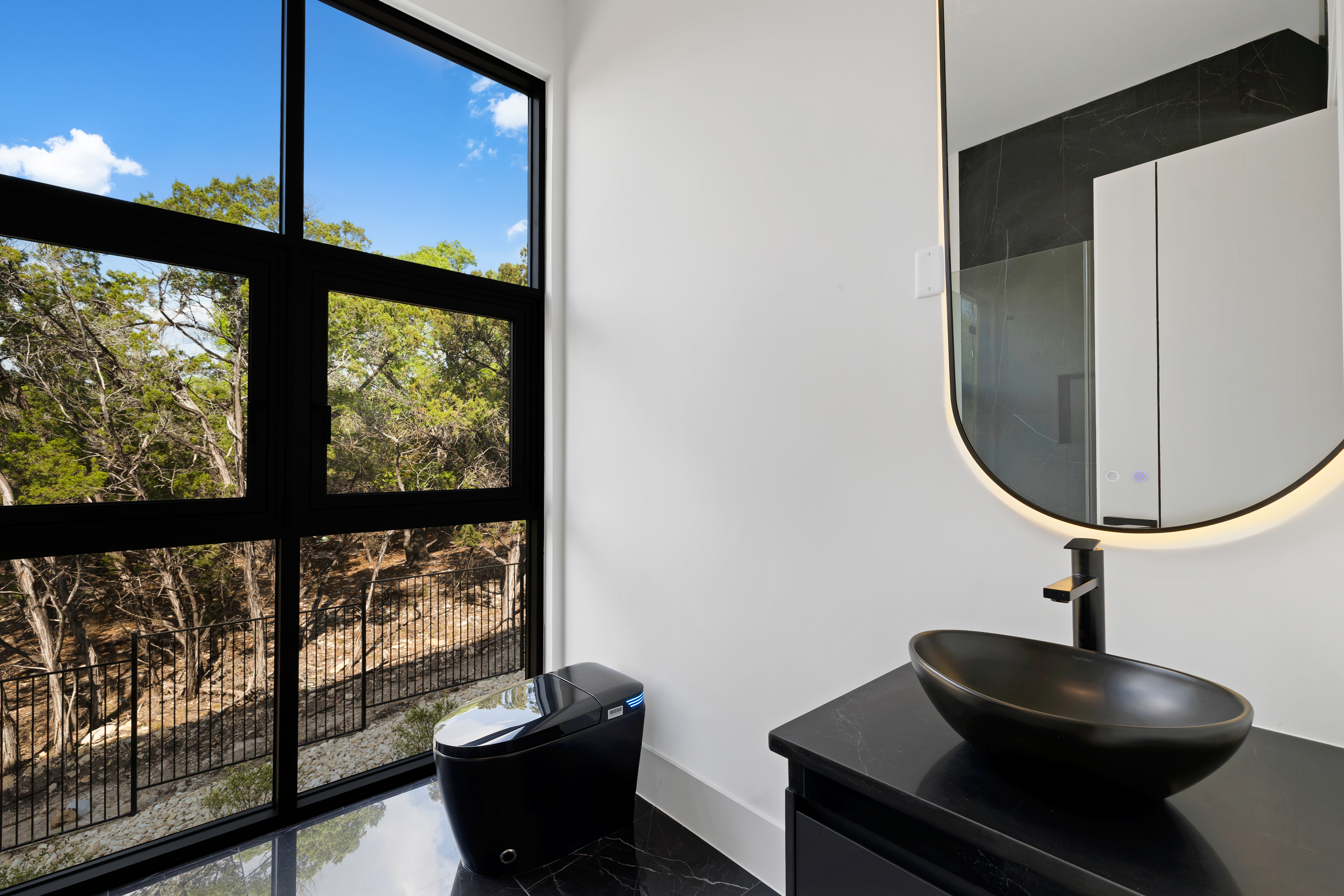  Bold Contemporary Estate for Elevated Living - 物件實景