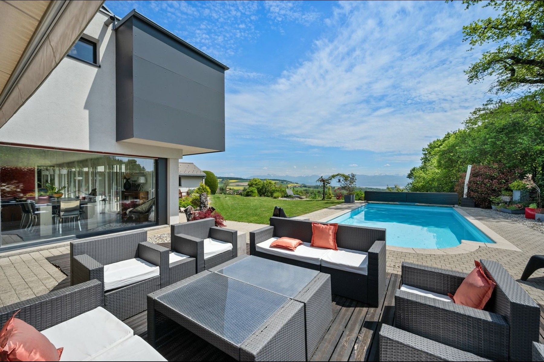  Contemporary villa with lake and Alpine views - 物件實景