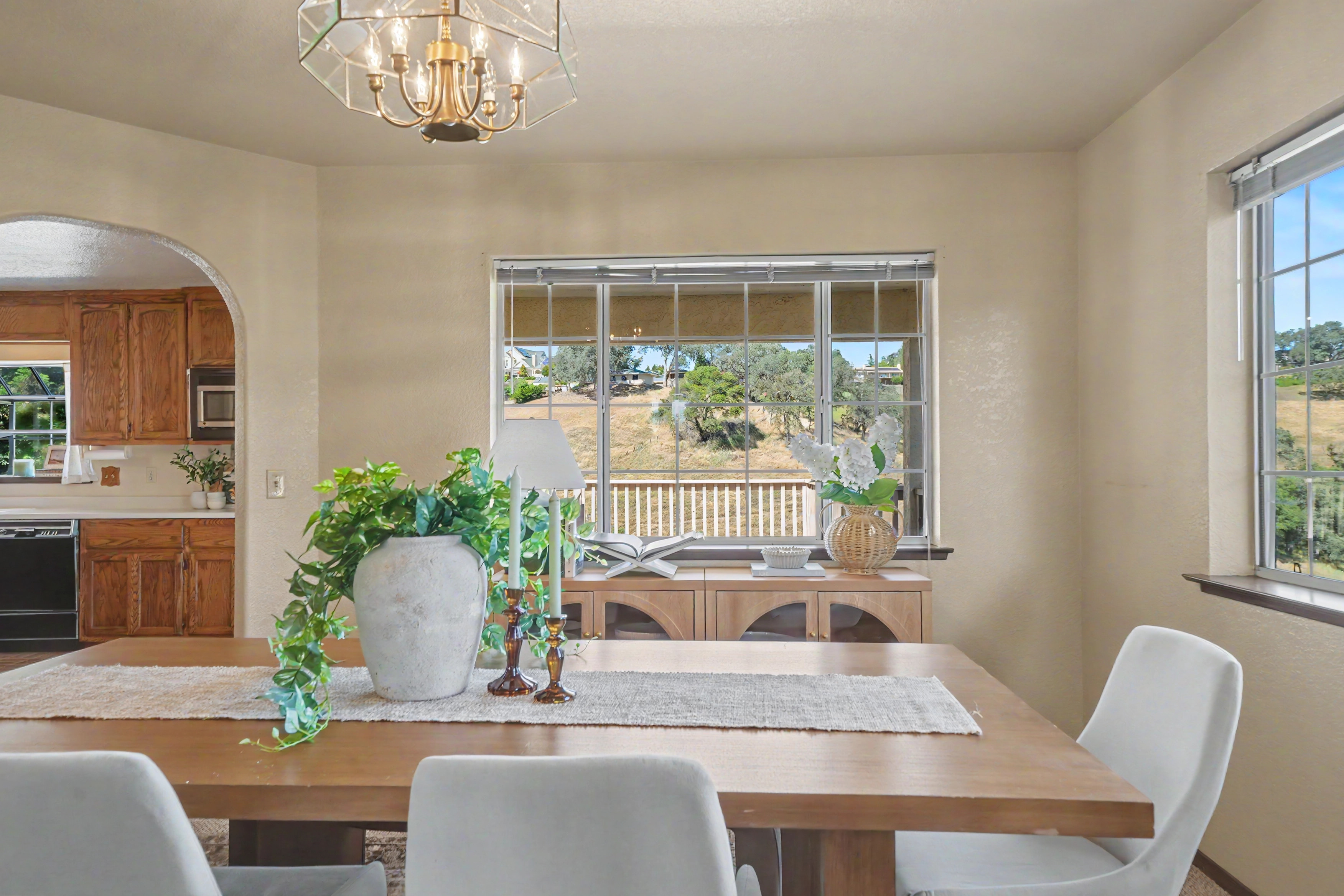  Spacious Sutter Creek Home with Hillside Views and Endless Potential - 物件實景