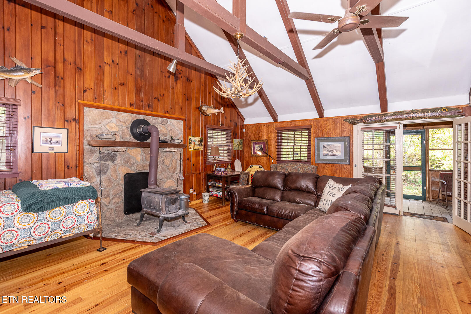 Townsend, Tennessee, 37882, United States, 1 Bedroom Bedrooms, ,1 BathroomBathrooms,Residential,For Sale,1973963