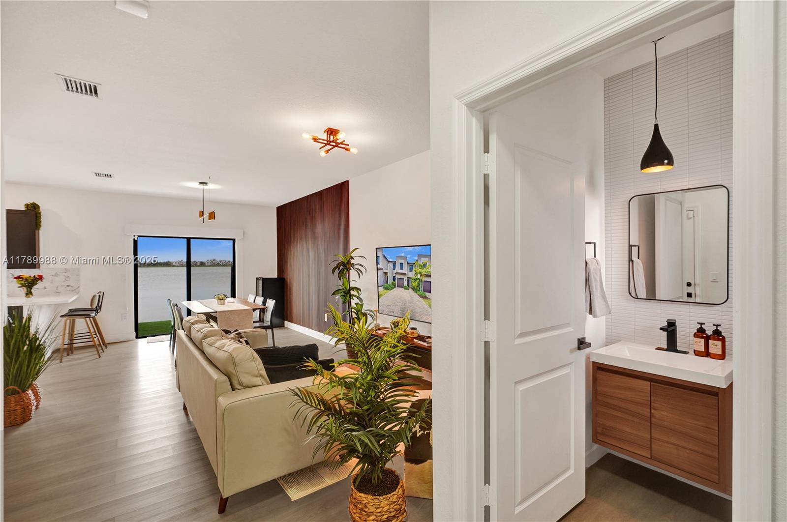 Miami, Florida, 33179, United States, 3 Bedrooms Bedrooms, ,3 BathroomsBathrooms,Residential,For Sale,1784236