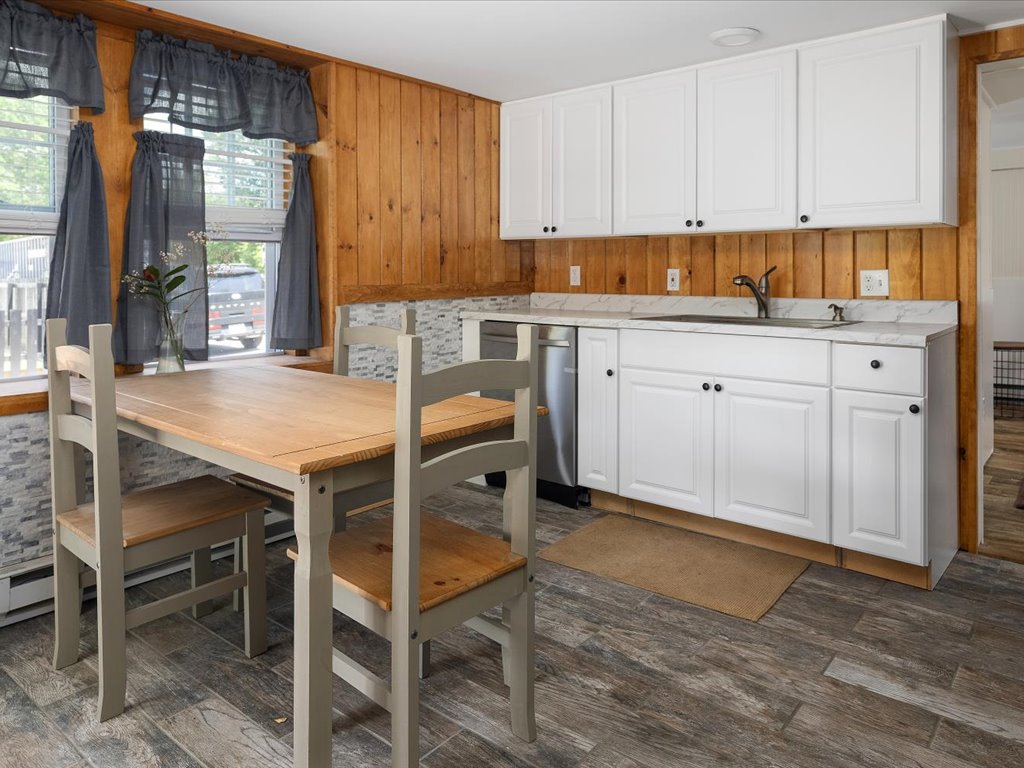 Westerly, Rhode Island, 02891, United States, 5 Bedrooms Bedrooms, ,4 BathroomsBathrooms,Residential,For Sale,1906613