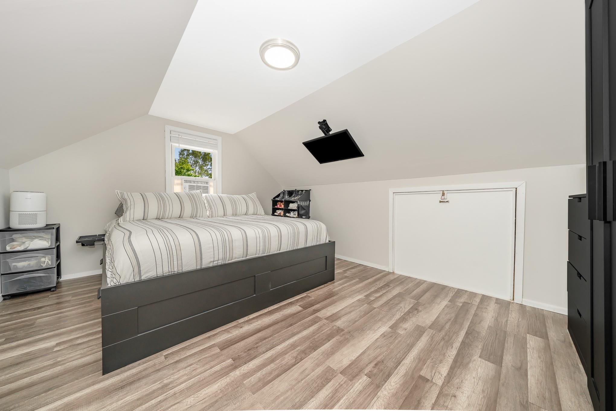 West Babylon, New York, 11704, United States, 3 Bedrooms Bedrooms, ,2 BathroomsBathrooms,Residential,For Sale,1887833