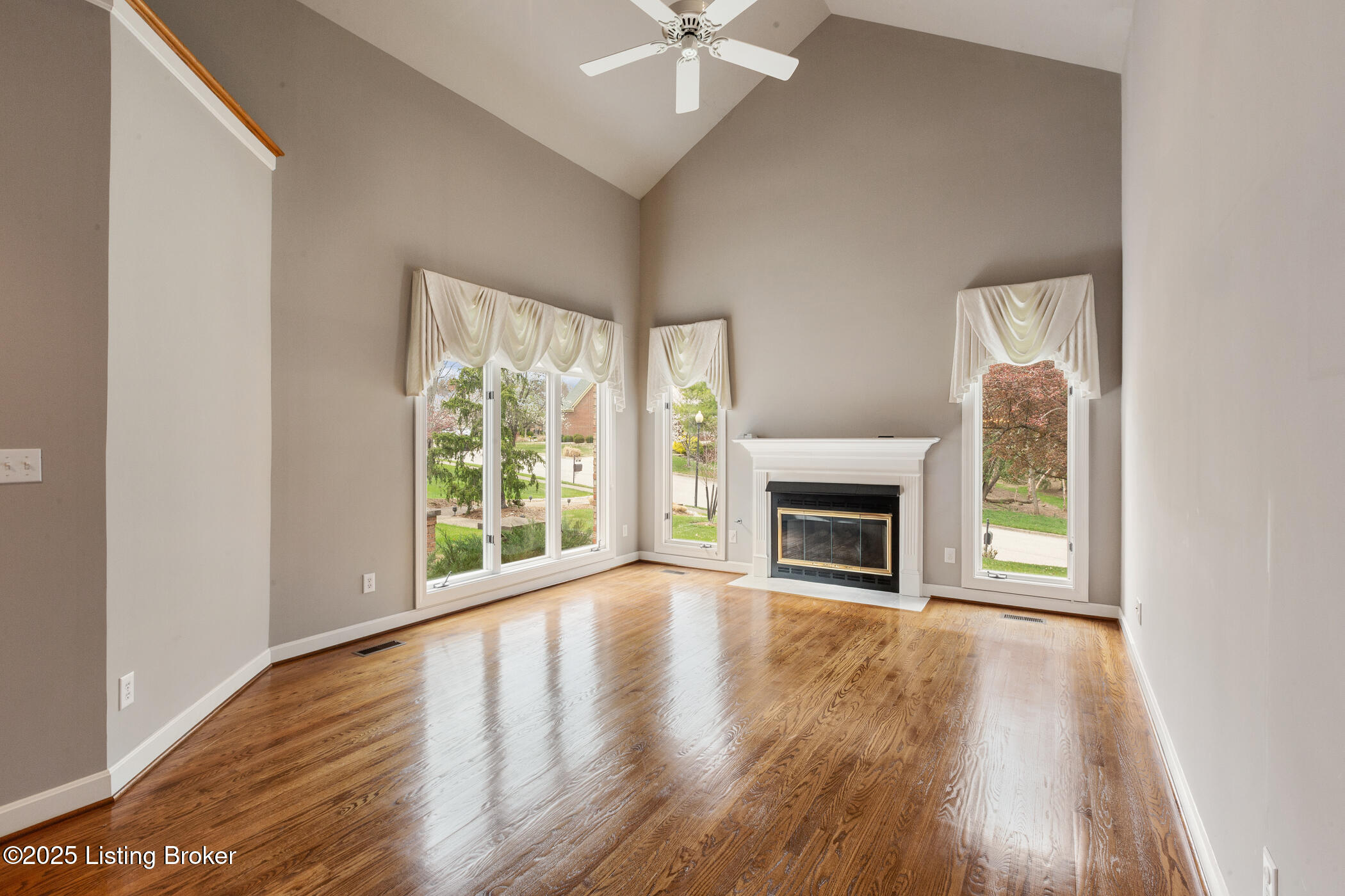 Prospect, Kentucky, 40059, United States, 3 Bedrooms Bedrooms, ,4 BathroomsBathrooms,Residential,For Sale,1754796
